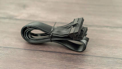 酷冷至尊V550电源深度测评 强大心脏与精良线材，释放电脑极致性能